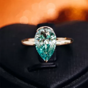 Stunning Pear-Shaped Blue-Green Moissanite Ring - Image 5