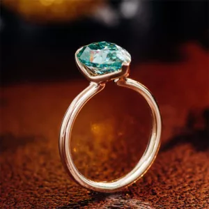 Stunning Pear-Shaped Blue-Green Moissanite Ring - Image 4