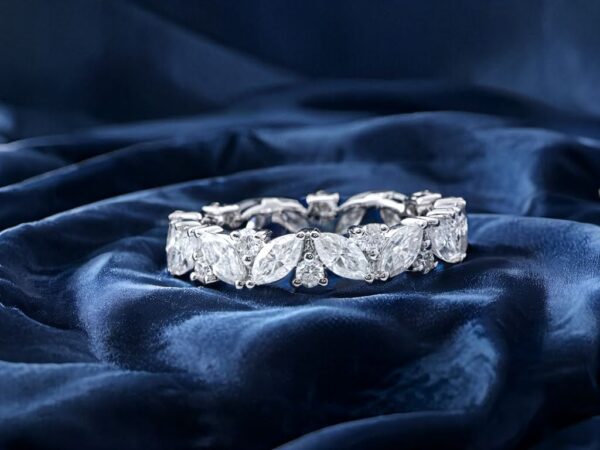 Marquise & Round Moissanite Leaf Stackable Band